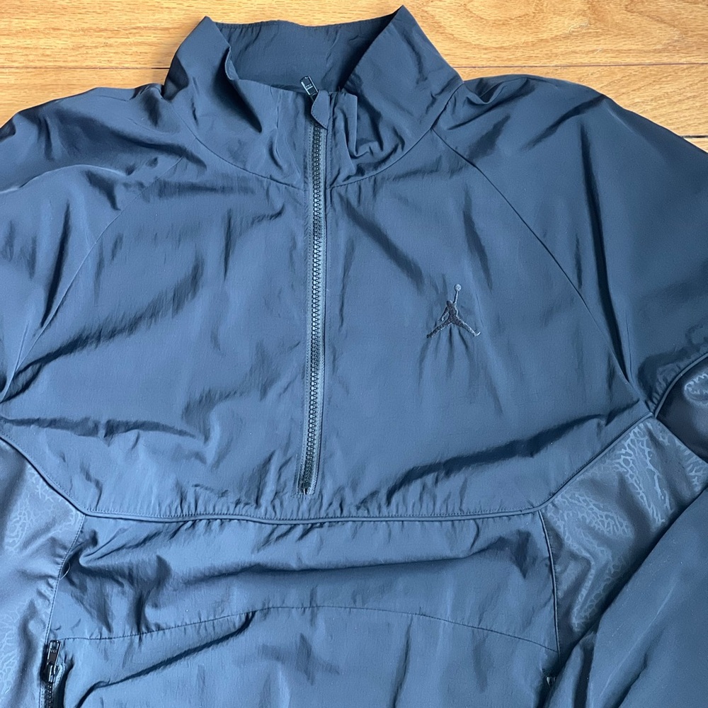 Black nike men’s air Jordan 1/4 zip windbreaker pull over